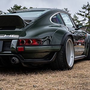 Porsche 911 Reimagined by Singer - DLS Services 空冷ポルシェ911 964型 シンガー